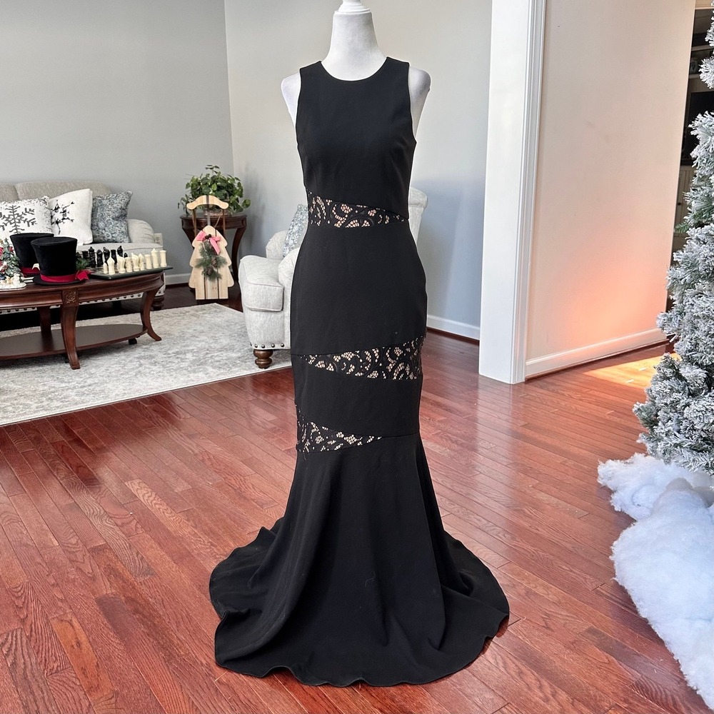 BCBGMAXAZRIA Black High Neck Sexy Feminine Gown Dress Size 2‎